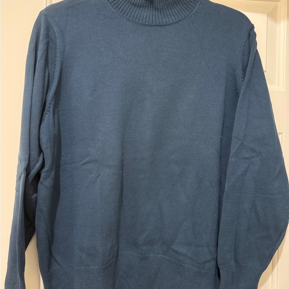 Old Navy Women's Turtleneck Sweater in Deep Blue